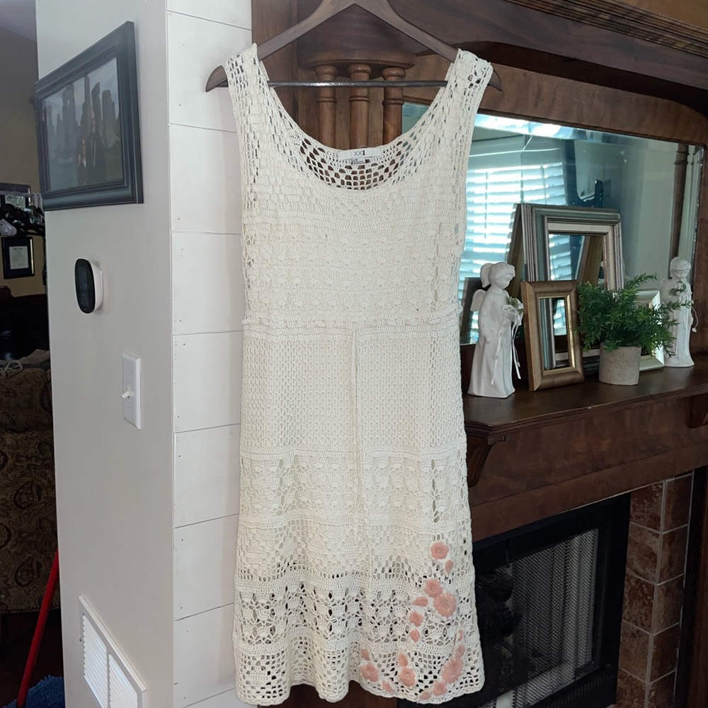 XXI Cream Crochet Dress with Pink Crochet Detail Women’s Size Medium